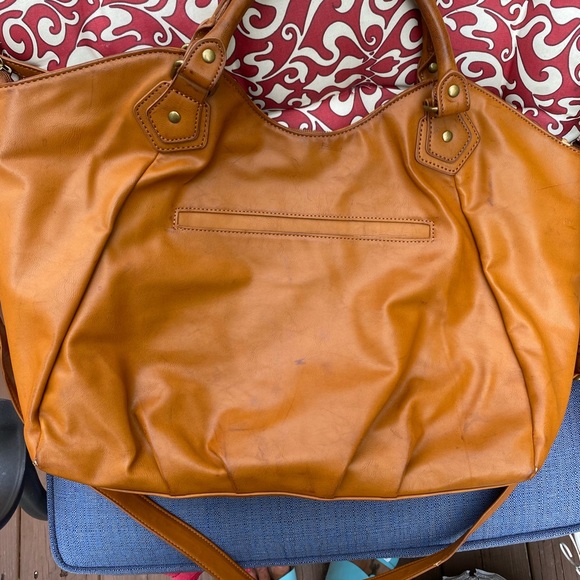 Buxton BX Kimberly Crossbody & Shoulder Bag - Picture 5 of 8